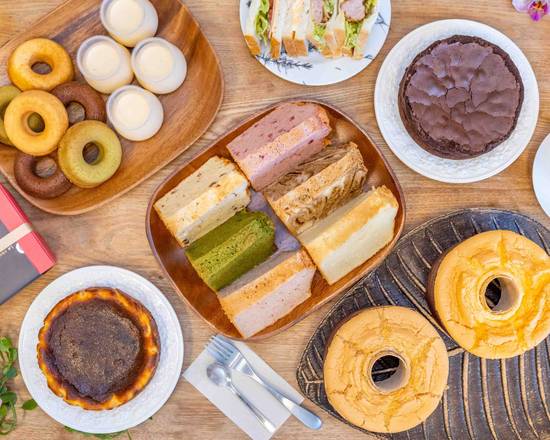 シフォンケーキ サンドイッチ クルールフラン La Couleur Francheの出前 宅配 テイクアウトメニュー ウーバーイーツ