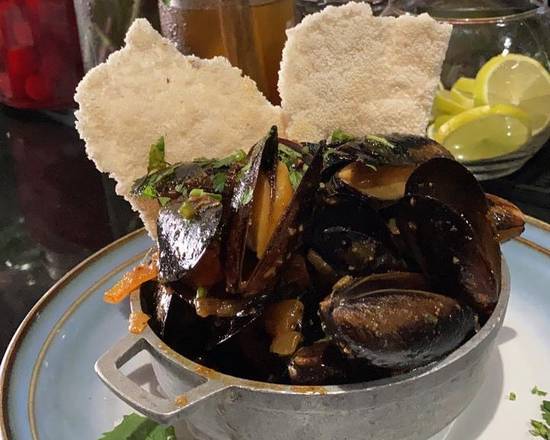 Order Choritos De La Costa food online from Bolivar Restaurant and Lounge store, Miami Beach on bringmethat.com