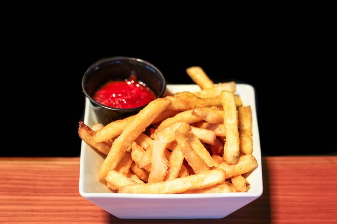 Order French Fries  food online from Tommy's Tavern + Tap store, Staten Island on bringmethat.com