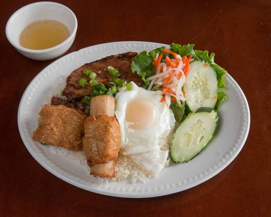 Order Com Tam Dac Biet food online from Vietnam House store, Seattle on bringmethat.com