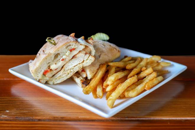 Order Grilled Chicken Sandwich food online from Tommy's Tavern + Tap store, Staten Island on bringmethat.com