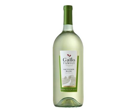 Order Gallo Family Vineyards Sauvignon Blanc  1.5 L food online from Circle K store, Simi Valley on bringmethat.com