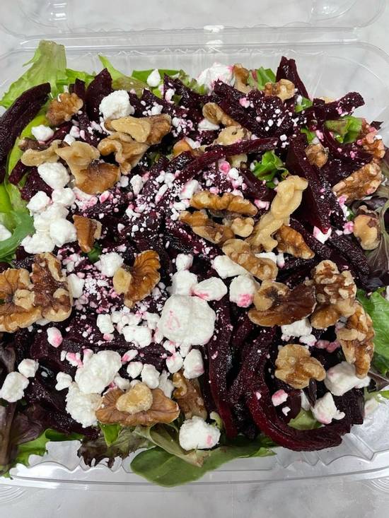 Order BEET SALAD food online from Amore Pizzeria store, Clearwater on bringmethat.com