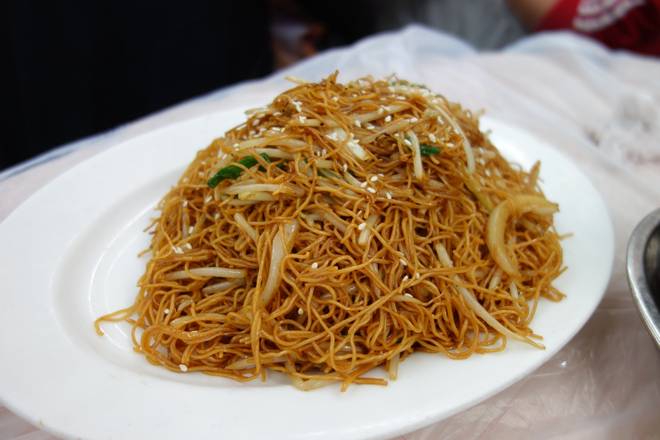 Order Soy Sauce Chow Mein food online from Asian Pearl store, Sacramento on bringmethat.com