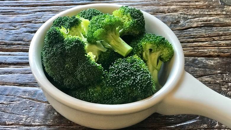 Order Steamed Broccoli food online from Celadon Thai Kitchen store, Los Angeles on bringmethat.com