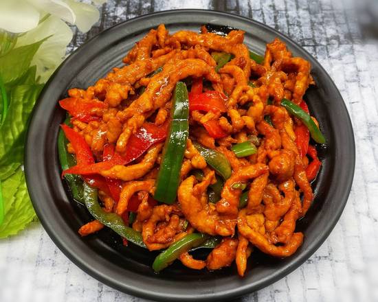 Order 青椒牛肉丝  Bell pepper beef w/ oyster sauce food online from Fashion Wok store, Sunnyvale on bringmethat.com