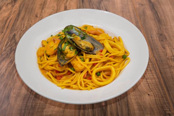 Order "A Lo Macho" Noodles food online from El Granero Restaurant store, Hialeah on bringmethat.com