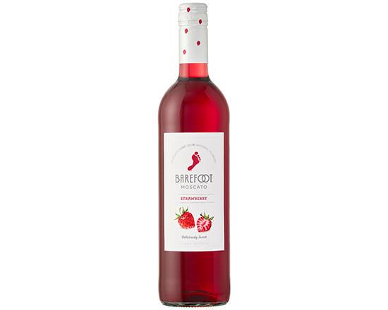Order Barefoot Fruit-Scato Strawberry Moscato, 750mL blush wine (7.5% ABV) food online from Bellerose Wines & Liquor store, Queens on bringmethat.com