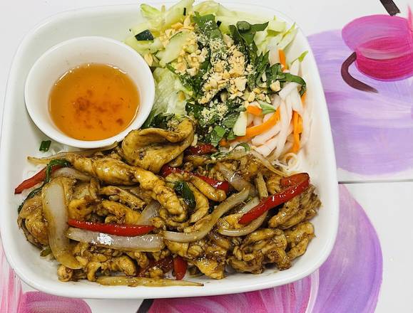 Order B9. Lemongrass Chicken food online from Pho Binh Minh store, Maple Valley on bringmethat.com