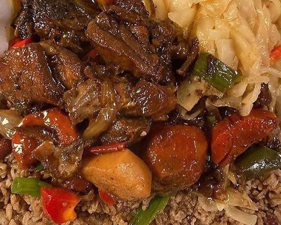 Order Brown Stew Chicken Entree food online from Jam Doung Style store, Washington on bringmethat.com