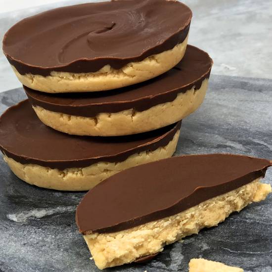 Order Peanut Butter Chocolate Big Cup (GF) food online from Little Lois Cafe store, Salem on bringmethat.com