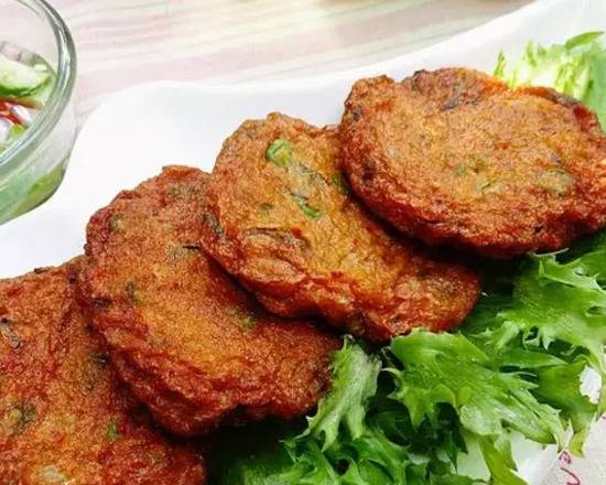 Order Fish cakes food online from Pompton Thai Cuisine store, Pompton Lakes on bringmethat.com
