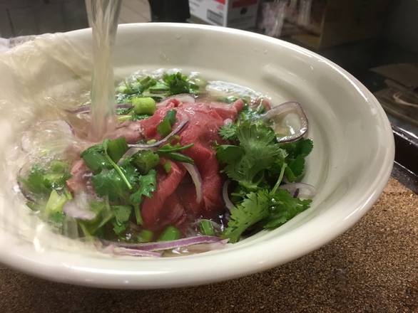 Order Eye Round & Tendon Pho food online from PhoNatic Vietnamese Restaurant store, Austin on bringmethat.com
