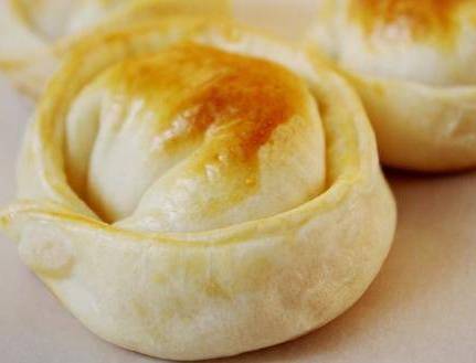 Order Plantains and cheese empanada food online from Dale Arepa Bar & Healthy Bistro store, Miami on bringmethat.com