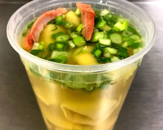 Order Wonton Soup (large) food online from Kenny's Sub Shop store, Beltsville on bringmethat.com