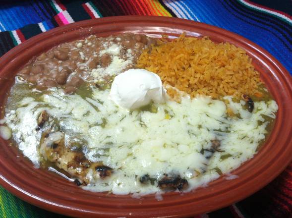 Order Pollo En Salsa Verde food online from Cafe Coyote store, San Diego on bringmethat.com