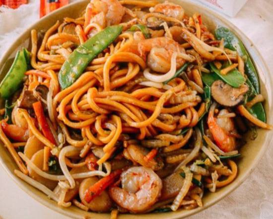 Order Shrimp Lo Mein food online from Hong Kong Alleys Kitchen store, Union Park on bringmethat.com