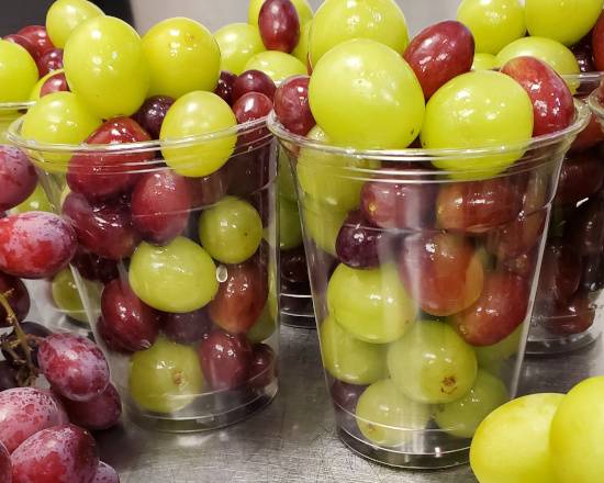 Order Cup of Grapes food online from Long Island Bagel Cafe store, Scarsdale on bringmethat.com
