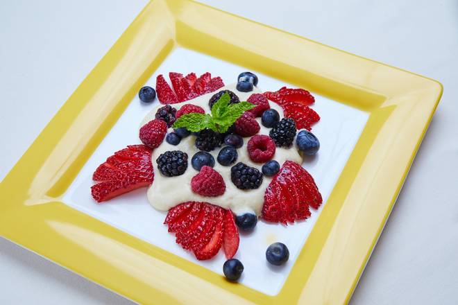 Order Fresh Berries Zabaglione food online from Caffe Abbracci store, Miami on bringmethat.com