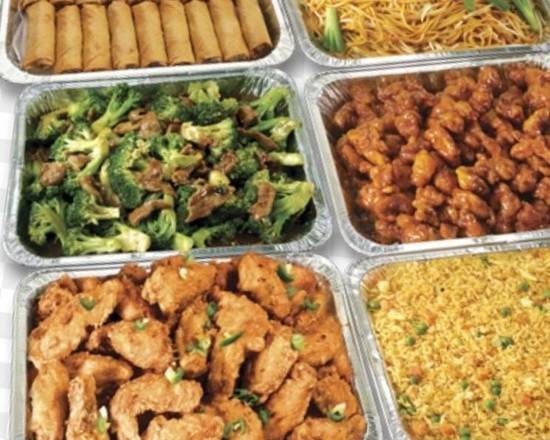 Order Combo Familiar E food online from Hong Kong Alleys Kitchen store, Union Park on bringmethat.com