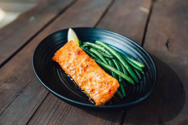 Order Sweet Chili Salmon food online from Walk-On Sports Bistreaux store, Tallahassee on bringmethat.com