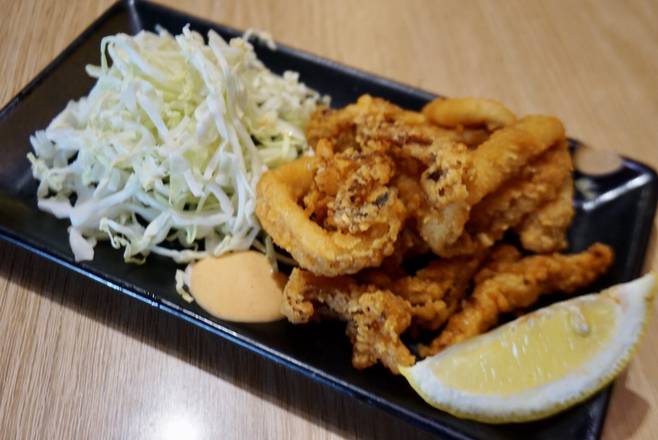 Order Calamari with original spicy mayonnaise food online from Golden Pork Tonkotsu Ramen Bar store, Honolulu on bringmethat.com