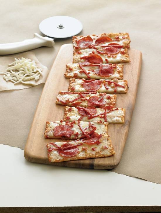 Order Pepperoni Extreme Flatbread food online from Bj Restaurant & Brewhouse store, Westminster on bringmethat.com