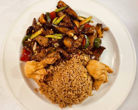 Order (L/C) Hunan Beef (Spicy) food online from Qin Dynasty store, Houston on bringmethat.com