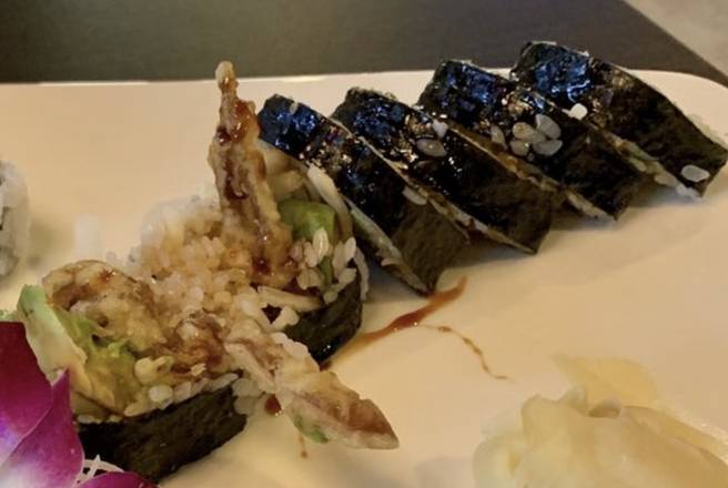 Order Soft Shell Crab Sushi Roll food online from Mizu Sushi and Grill store, Jacksonville on bringmethat.com