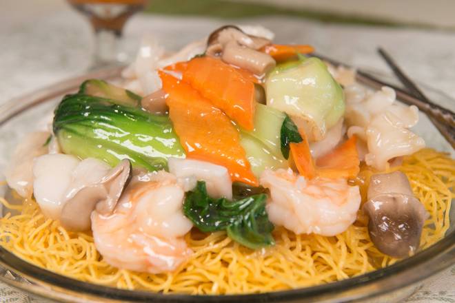 Order Seafood Pan Fried Noodles food online from Hong Kong Alleys Kitchen store, Union Park on bringmethat.com