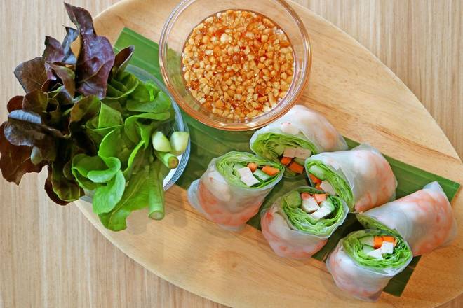 Order Veggies Spring Rolls food online from Green Bamboo Noodle House store, Cordova on bringmethat.com