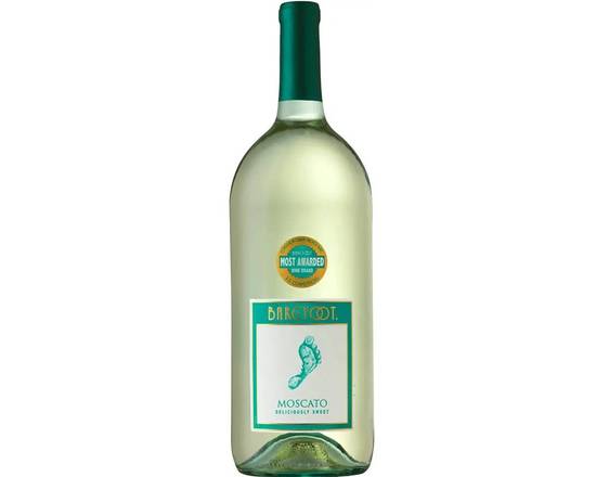 Order Barefoot Cellars Moscato, 1.5L red wine (13.0% ABV) food online from Xtra Liquors & Wines store, WEST MIAMI on bringmethat.com
