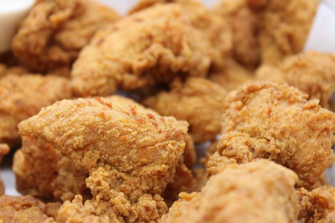 Order 50pc leg & thigh food online from Firehouse Steak & Lemonade store, Chicago on bringmethat.com