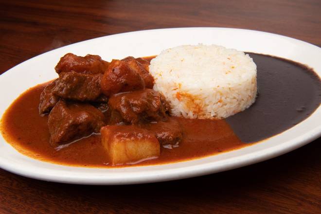 Order Guisado de Res food online from El Tipico Quetzal Cafeteria store, West Palm Beach on bringmethat.com