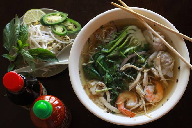 Order Wonton Special (#403) food online from Phonatic Vietnamese Food store, Round Rock on bringmethat.com