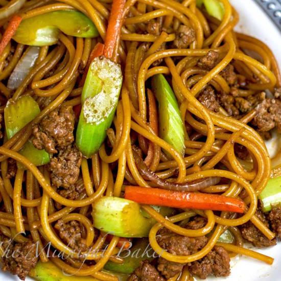 Order 50. Beef Lo Mein food online from Excel Chinese Restaurant store, South Chesterfield on bringmethat.com