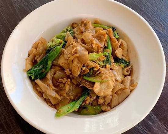 Order Pad See Eiw Noodle food online from Kare Thai Bistro store, New York on bringmethat.com