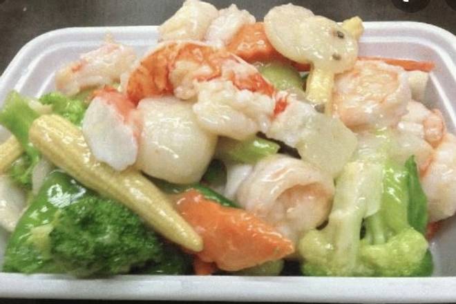 Order Seafood Combination food online from Red Apple Chinese Restaurant store, Harahan on bringmethat.com
