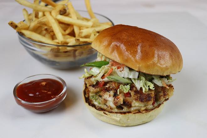 Order CRAB CAKE SANDWICH food online from Sullivan's store, Omaha on bringmethat.com