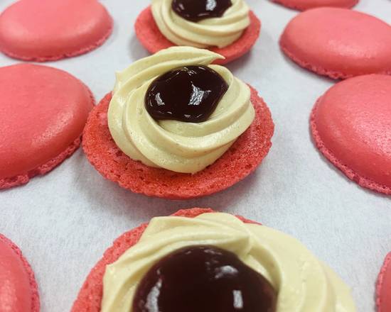 Order Peanutbutter & Jelly Macaron food online from Choulala store, Winter Park on bringmethat.com