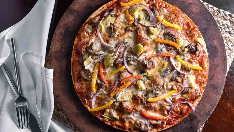 Order Deluxe Pizza food online from Viviano On The Hill store, St. Louis on bringmethat.com