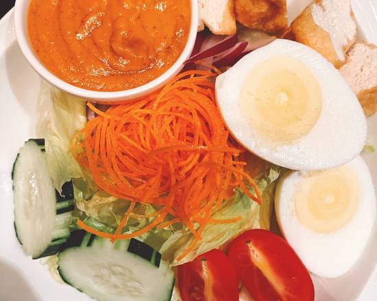 Order Thai Garden Salad -GF food online from Jai Dee Restaurant store, New York on bringmethat.com