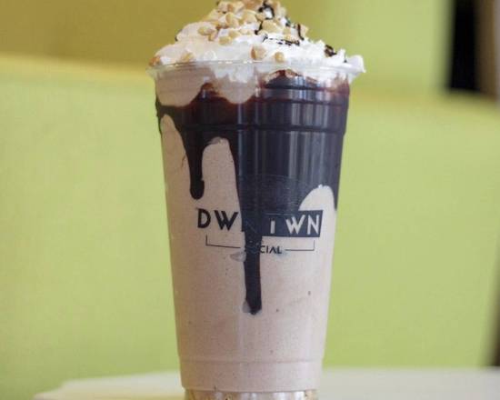 Order Betty White Shake (16 oz) food online from Dwntwn Social store, Tampa on bringmethat.com