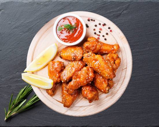 Order Classic Chicken Wings food online from Express Pie Parlor store, Melbourne on bringmethat.com