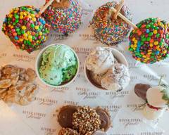 River Street Sweets • Savannah's Candy Kitchen