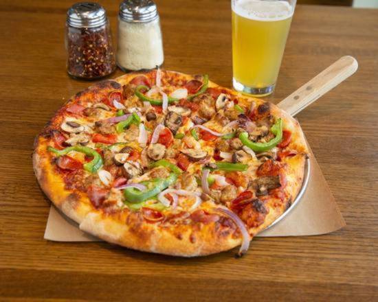 Order Deluxe Combination Pizza food online from Rotolo's Craft & Crust - Burbank store, Baton Rouge on bringmethat.com