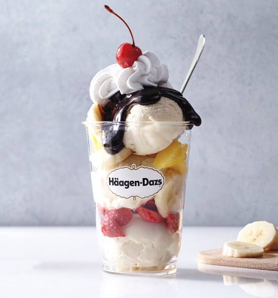 Order Banana Split Dazzler Sundae food online from Haagen Dazs Shop store, Woodbury on bringmethat.com