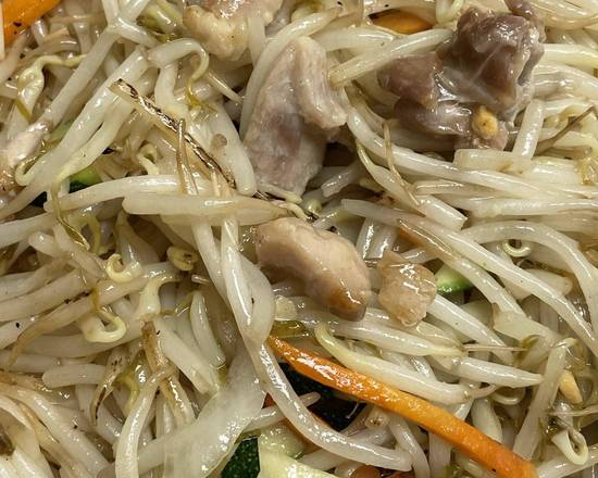 Order Chop Suey with Chicken food online from Lee's BBQ + Boba store, Cudahy on bringmethat.com