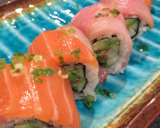 Order Alaskan Thunder Roll food online from Samurai Sushi store, Heathrow on bringmethat.com