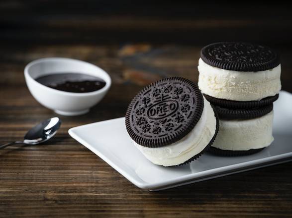 Order Oreo Sliders food online from Glory Days store, Riverview on bringmethat.com
